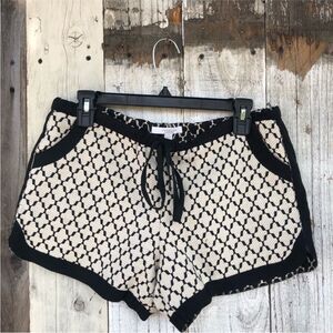 Piperlime Luxe Collection Black & white check drawstring shorts Women’s sz small